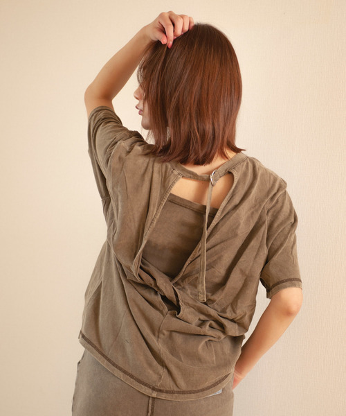 ROGER AND RAW（ロジャーアンドロウ）の「Roger&Raw/ピグメントBackドレープP/O（Tシャツ/カットソー・レディース・ネイビー/ブラウン/カーキ/スミクロ/ライトベージュ・M）」の15枚目の写真