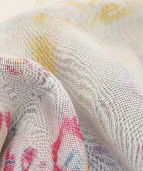 Paul Smith BLACK Paul by Paul Smith（ポールスミスブラック ポールバイポールスミス）の「オールオーバーアンダーウォーターフローラルスカーフ（バンダナ/スカーフ・レディース・ホワイト系7・F）」の4枚目の写真