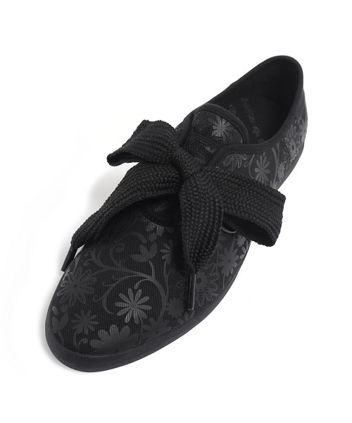 adidas Originals（アディダスオリジナルス）の「日本限定 アディダス オリジナルス リレース フラワー adidas Originals RELACE LOW W FLW（スニーカー・レディース・ブラック/ホワイト・24.5cm/23cm/25cm/24cm/22.5cm/23.5cm）」の3枚目の写真