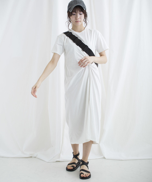 lala Born(ララボーン)の「lalaBorn/天竺フロントツイストワンピース(ワンピース・レディース・ホワイト/ブラック/カーキ/テラコッタ・FREE)」の5枚目の写真