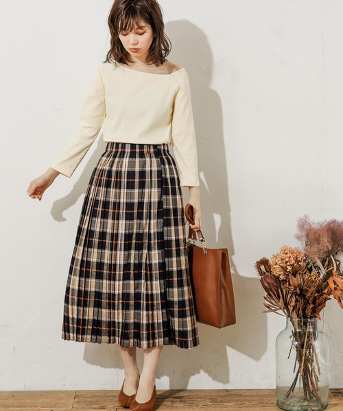 natural couture（ナチュラルクチュール）の「大人ワンショルリブTシャツ（Tシャツ/カットソー・レディース・ブラック/ブラウン/アイボリー/ホワイト系その他/ブラウン系その他/ピンク系その他・FREE）」の22枚目の写真