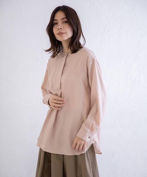 Munich（ミューニック）の「シルキーワッシャーサテン　ヘンリーネックブラウス（シャツ/ブラウス・レディース・ピンク/ブルーグレー/ライトベージュ/ペールイエロー・FREE）」の4枚目の写真