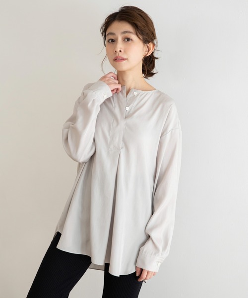 Munich（ミューニック）の「シルキーワッシャーサテン　ヘンリーネックブラウス（シャツ/ブラウス・レディース・ピンク/ブルーグレー/ライトベージュ/ペールイエロー・FREE）」の3枚目の写真