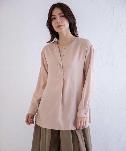 Munich（ミューニック）の「シルキーワッシャーサテン　ヘンリーネックブラウス（シャツ/ブラウス・レディース・ピンク/ブルーグレー/ライトベージュ/ペールイエロー・FREE）」の6枚目の写真