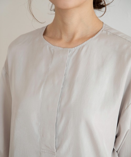 Munich（ミューニック）の「シルキーワッシャーサテン　ヘンリーネックブラウス（シャツ/ブラウス・レディース・ピンク/ブルーグレー/ライトベージュ/ペールイエロー・FREE）」の22枚目の写真