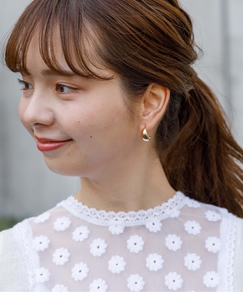 flower（フラワー）の「タイニーフープピアス（ピアス（片耳用）・レディース・シルバー/ゴールド・FREE）」の6枚目の写真