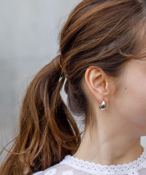 flower（フラワー）の「タイニーフープピアス（ピアス（片耳用）・レディース・シルバー/ゴールド・FREE）」の7枚目の写真