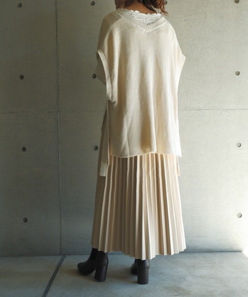 FUN.TRINITY(ファン トリニティー)の「サイドリボンベスト(ベスト・レディース・アイボリー/モカ/ベージュ/ミント・M)」の2枚目の写真