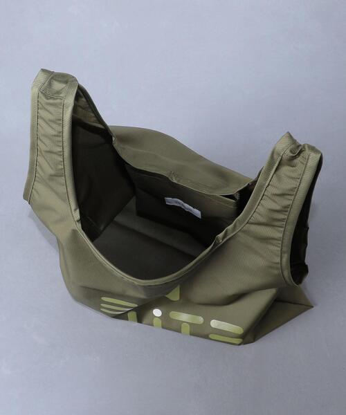 EN ROUTE（アンルート）の「＜EN ROUTE（アンルート）＞×＜YOON HYUP（ユーンヒョプ）＞ロゴ パッカブル エコバッグ（ショルダーバッグ・メンズ・グレー/ブラック/オリーブ・FREE）」の10枚目の写真