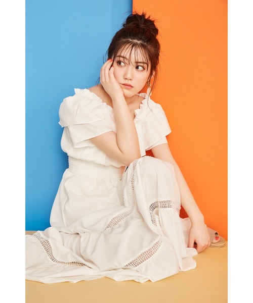 CECIL McBEE（セシルマクビー）の「オフショルマキシワンピース
