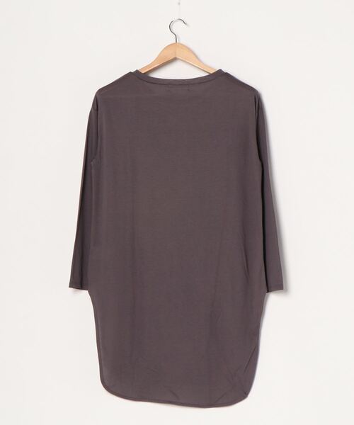 DouDou(ドゥドゥ)の「ラウンドヘムチュニックT(Tシャツ/カットソー・レディース・モカ/チャコールグレー/オフホワイト/グレイッシュベージュ/ライトベージュ/グレー系その他・FREE)」の7枚目の写真