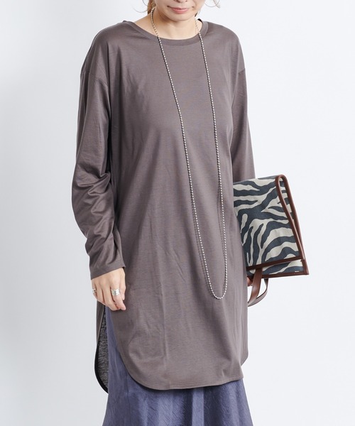 DouDou(ドゥドゥ)の「ラウンドヘムチュニックT(Tシャツ/カットソー・レディース・モカ/チャコールグレー/オフホワイト/グレイッシュベージュ/ライトベージュ/グレー系その他・FREE)」の3枚目の写真