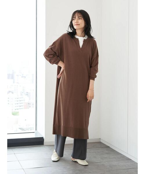 AMERICAN HOLIC(アメリカンホリック)の「Vネックドロップショルダーニットワンピース *(ワンピース・レディース・ブラック/ブラウン/ブルー/グレイッシュベージュ・FREE)」の16枚目の写真