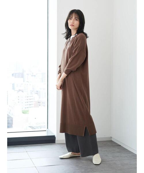 AMERICAN HOLIC(アメリカンホリック)の「Vネックドロップショルダーニットワンピース *(ワンピース・レディース・ブラック/ブラウン/ブルー/グレイッシュベージュ・FREE)」の17枚目の写真