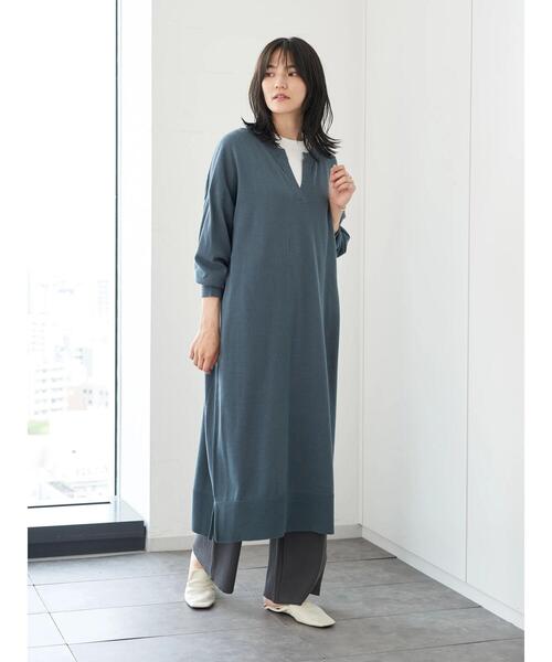 AMERICAN HOLIC(アメリカンホリック)の「Vネックドロップショルダーニットワンピース *(ワンピース・レディース・ブラック/ブラウン/ブルー/グレイッシュベージュ・FREE)」の19枚目の写真