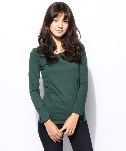 AZUL by moussy(アズールバイマウジー)の「T/C天竺ヨーク切替R/N長袖PO(Tシャツ/カットソー・レディース・ホワイト系その他/ブルー系その他/オフホワイト/ブラック/ネイビー/ボルドー/ダークグリーン・SMALL/LARGE/MEDIUM)」の6枚目の写真