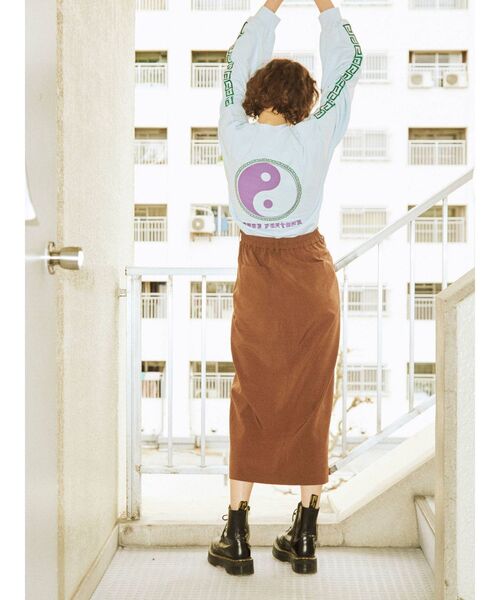 jouetie(ジュエティ)の「インヤンロンT(Tシャツ/カットソー・レディース・ブラック/オフホワイト/ライトブルー・MEDIUM)」の6枚目の写真