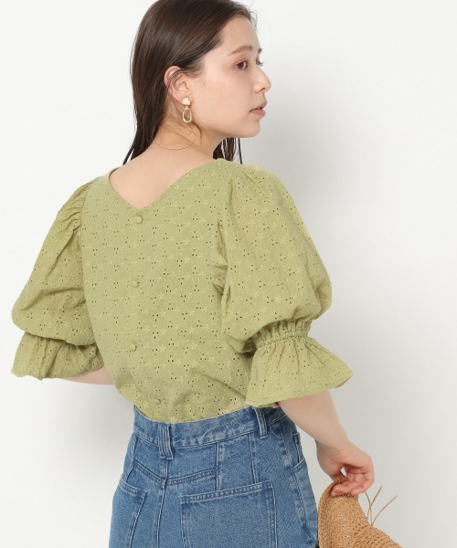 mysty woman（ミスティウーマン）の「ボリュームスリーブ刺繍ブラウス 944722（シャツ/ブラウス・レディース・オフホワイト/ライム/オレンジ系その他3・FREE）」の3枚目の写真