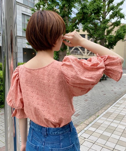 mysty woman（ミスティウーマン）の「ボリュームスリーブ刺繍ブラウス 944722（シャツ/ブラウス・レディース・オフホワイト/ライム/オレンジ系その他3・FREE）」の16枚目の写真