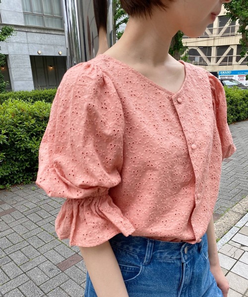 mysty woman（ミスティウーマン）の「ボリュームスリーブ刺繍ブラウス 944722（シャツ/ブラウス・レディース・オフホワイト/ライム/オレンジ系その他3・FREE）」の17枚目の写真