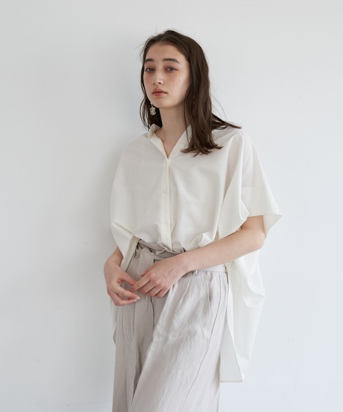 YECCA VECCA(イェッカヴェッカ)の「スキッパーオーバーシャツ(シャツ/ブラウス・レディース・オフホワイト/モカ/イエロー・FREE)」の2枚目の写真