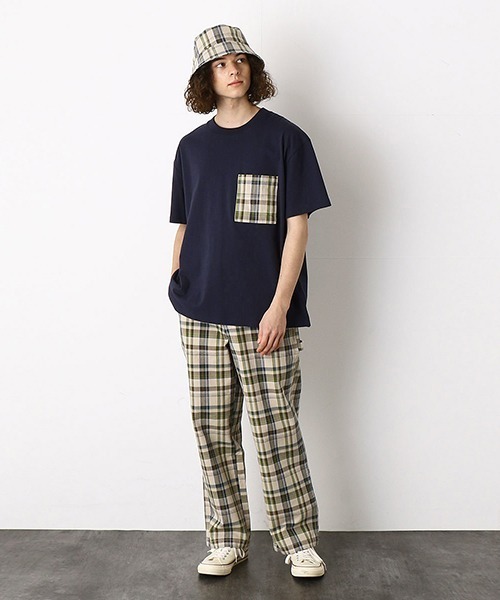 Purple&Yellow（パープルアンドイエロー）の「チェック柄胸ポケット　ワイド半袖Tシャツ（Tシャツ/カットソー・メンズ・グレイッシュベージュ/ホワイト/ネイビー・SMALL/MEDIUM/LARGE）」の6枚目の写真