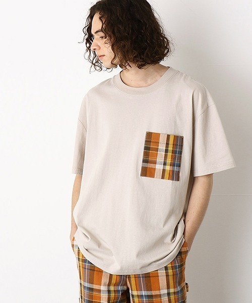 Purple&Yellow（パープルアンドイエロー）の「チェック柄胸ポケット　ワイド半袖Tシャツ（Tシャツ/カットソー・メンズ・グレイッシュベージュ/ホワイト/ネイビー・SMALL/MEDIUM/LARGE）」の12枚目の写真