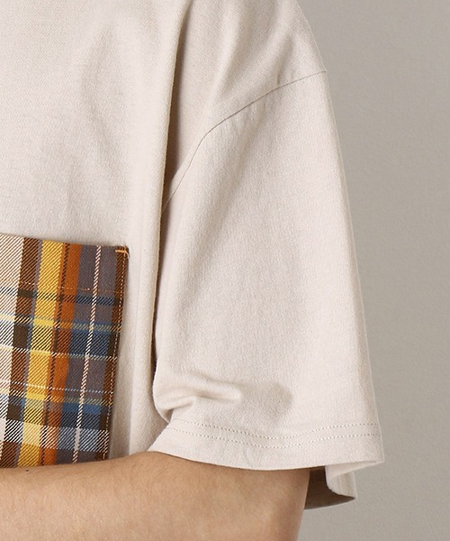 Purple&Yellow（パープルアンドイエロー）の「チェック柄胸ポケット　ワイド半袖Tシャツ（Tシャツ/カットソー・メンズ・グレイッシュベージュ/ホワイト/ネイビー・SMALL/MEDIUM/LARGE）」の16枚目の写真