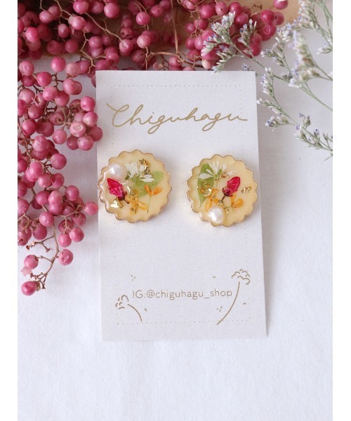 tone(トーン)の「【chiguhagu】押花ピアス(MA)(ピアス(両耳用)・レディース・レッド系その他・FREE)」の3枚目の写真