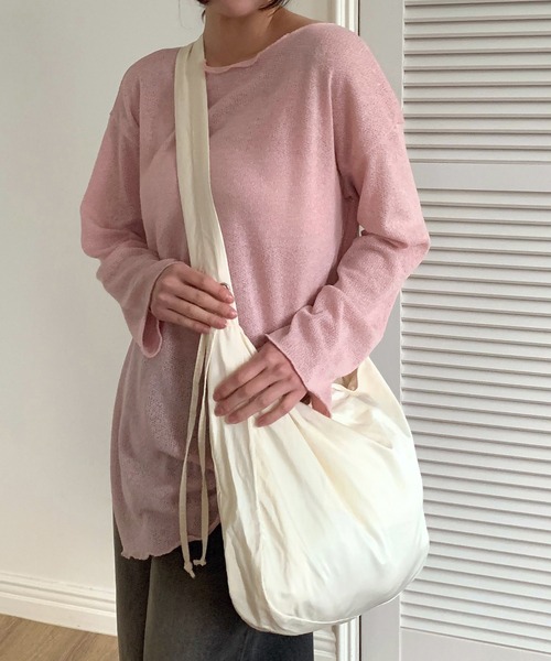 UNE MANSION(ユヌマンション)の「デイリーギャザークロスバック(ショルダーバッグ・レディース・スカイブルー/ブラック/グリーン/アイボリー・ONE SIZE)」の12枚目の写真