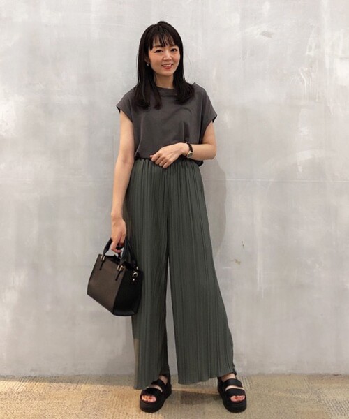 THE SHOP TK (ザ ショップ ティーケー )の「◆【WEB限定カラーあり】プリーツカットパンツ(その他パンツ・レディース・カーキ/ブラック/アイボリー/ブルー/グレー・12/11)」の12枚目の写真