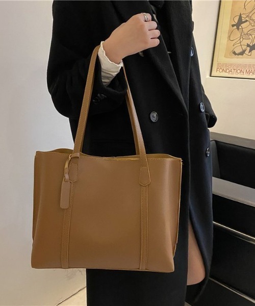 SETUP7（セットアップセブン）の「A4ファイルも入る！【SETUP7】シンプルドレスPUレザートート（トートバッグ・レディース・ホワイト/ブラック/ブラウン/カーキ/グレー/シルバー・FREE）」の5枚目の写真