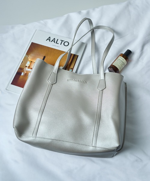 SETUP7（セットアップセブン）の「A4ファイルも入る！【SETUP7】シンプルドレスPUレザートート（トートバッグ・レディース・ホワイト/ブラック/ブラウン/カーキ/グレー/シルバー・FREE）」の6枚目の写真