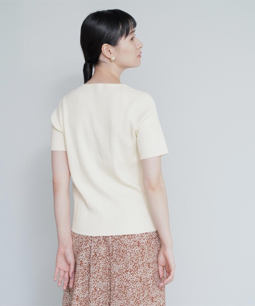 miette(ミエット)の「アシンメトリーネックラインニット(ニット/セーター・レディース・アイボリー/マスタード/テラコッタ・FREE)」の11枚目の写真