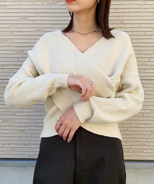 CLEA(クレア)の「クロスデザインニット〇(ニット/セーター・レディース・グレー/アイボリー/モカ・FREE)」の5枚目の写真
