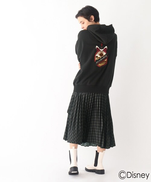 index（インデックス）の「◆『ディズニー ツイステッドワンダーランド』 バック刺繍パーカー（パーカー・レディース・ホワイト系その他6/ゴールド系その他5/ホワイト系7/ホワイト系9/アイボリー系6/シルバー系6/ゴールド系6・00）」の18枚目の写真