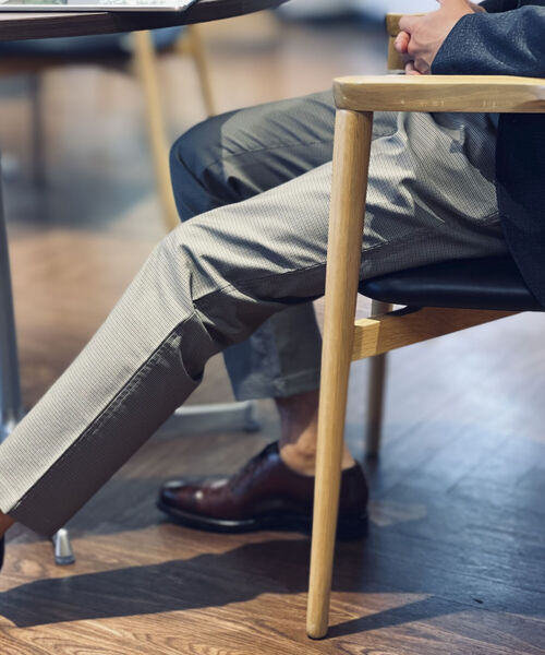 NOLLEY'S goodman（ノーリーズグッドマン）の「イージートラウザースラックス パンツ(※上品なカジュアルからビジネススタイルまで対応可能な万能トラウザーパンツ)（スラックス・メンズ・ベージュ/ネイビー/ブラウン系1/オリーブ・S/L/M/LL）」の2枚目の写真