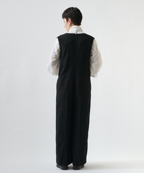 Whim Gazette(ウィムガゼット)の「【WEB限定】ダブルクロスコンビネゾン(つなぎ/オールインワン・レディース・ブラック/ライトベージュ・36/38)」の4枚目の写真