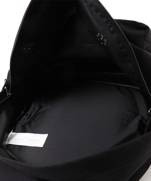 MOUSSY（マウジー）の「MOUSSY×EASTPAK PADDED PAK'R（バックパック/リュック・レディース・ブラック・FREE）」の3枚目の写真