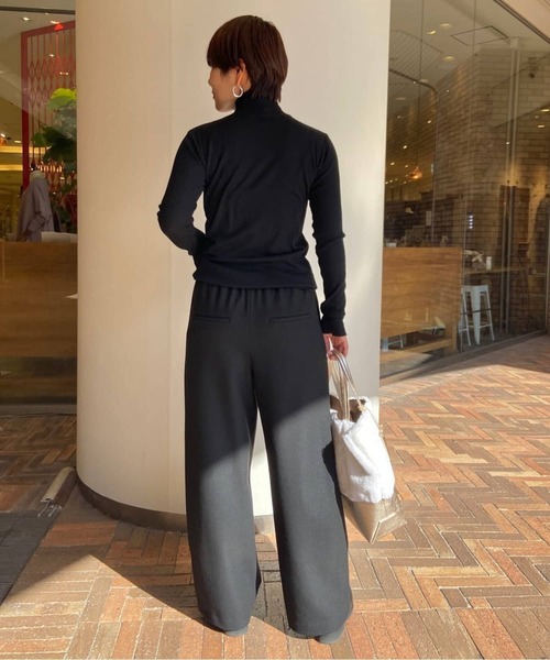 BEARDSLEY（ビアズリー）の「非常に細い糸を使用しウールのチクチク感を抑えたウールテレコハイネック（ニット/セーター・レディース・ホワイト/ブラック/オレンジ・FREE）」の7枚目の写真