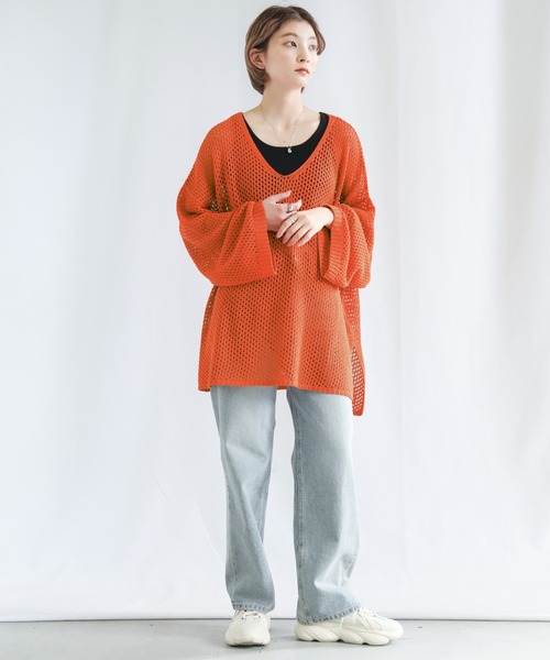select MOCA（セレクトモカ）の「Vネック透かし編みニットトップス（ニット/セーター・レディース・ブラック/オレンジ/ブルー・FREE）」の5枚目の写真