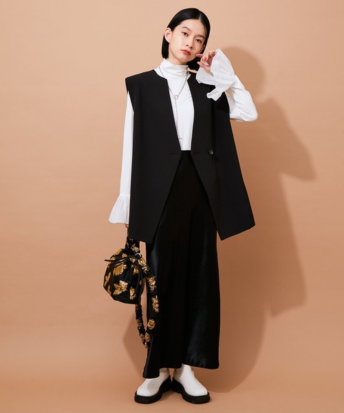 ADAM ET ROPE'（アダムエロペ）の「袖口シフォンフリルタートルプルオーバー（Tシャツ/カットソー・レディース・ブラック/ホワイト・FREE）」の15枚目の写真