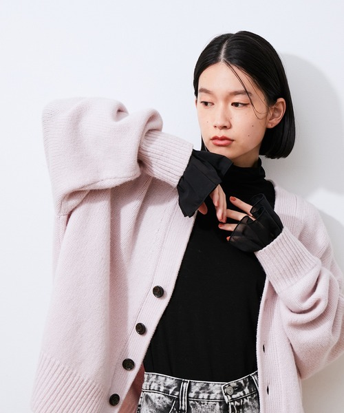 ADAM ET ROPE'（アダムエロペ）の「袖口シフォンフリルタートルプルオーバー（Tシャツ/カットソー・レディース・ブラック/ホワイト・FREE）」の16枚目の写真