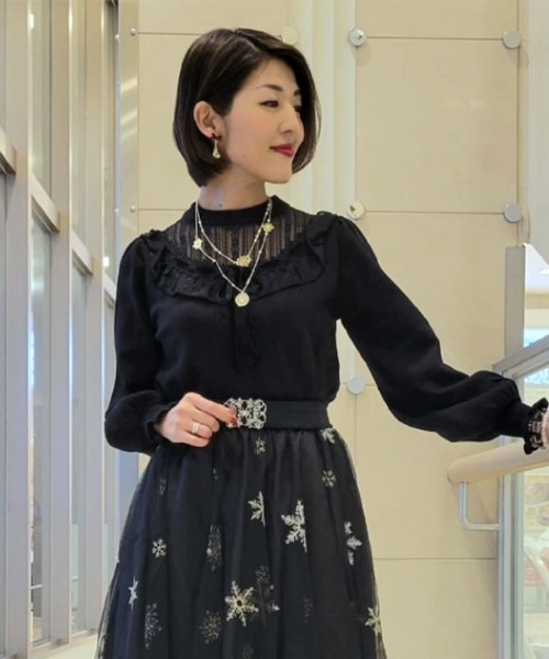 axes femme(アクシーズファム)の「ヨークレース切替ニットPO(ニット/セーター・レディース・ピンク/ホワイト/ブラック・MEDIUM)」の2枚目の写真