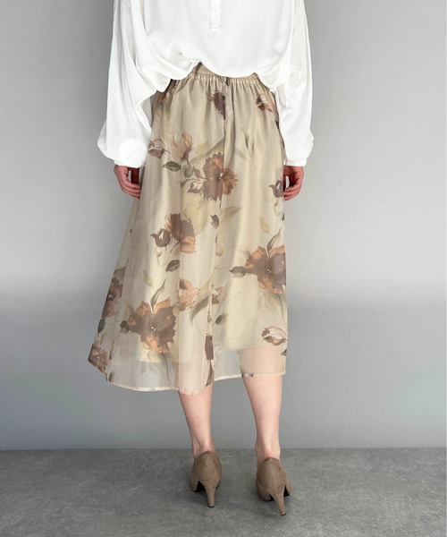 PICCIN（ピッチン）の「オーガンジーフラワーフレアスカート（スカート・レディース・ベージュ/ネイビー/サックスブルー・M/L）」の9枚目の写真