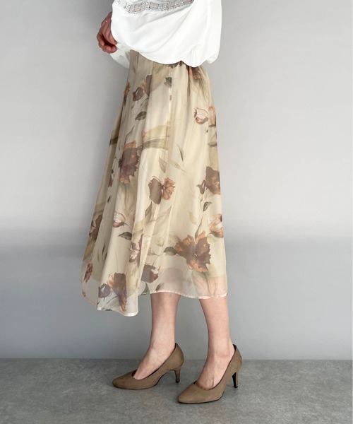 PICCIN（ピッチン）の「オーガンジーフラワーフレアスカート（スカート・レディース・ベージュ/ネイビー/サックスブルー・M/L）」の8枚目の写真