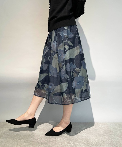 PICCIN（ピッチン）の「オーガンジーフラワーフレアスカート（スカート・レディース・ベージュ/ネイビー/サックスブルー・M/L）」の17枚目の写真