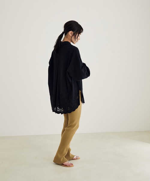 SALON adam et rope'（サロン アダム エ ロペ）の「裾スカラップシャツ（シャツ/ブラウス・レディース・ホワイト/ブラック・FREE）」の14枚目の写真