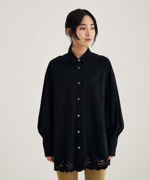 SALON adam et rope'（サロン アダム エ ロペ）の「裾スカラップシャツ（シャツ/ブラウス・レディース・ホワイト/ブラック・FREE）」の19枚目の写真