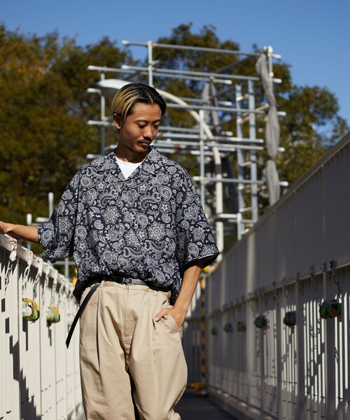 FREAK'S STORE(フリークスストア)の「WEB限定 ビッグシルエット 総柄 オープンカラーシャツ/レオパード柄/バンダナ柄/アロハ柄(シャツ/ブラウス・メンズ・ブラック/ブラウン/サックスブルー/ネイビー系1/ネイビー系2/レオパード・SMALL/MEDIUM/LARGE)」の19枚目の写真